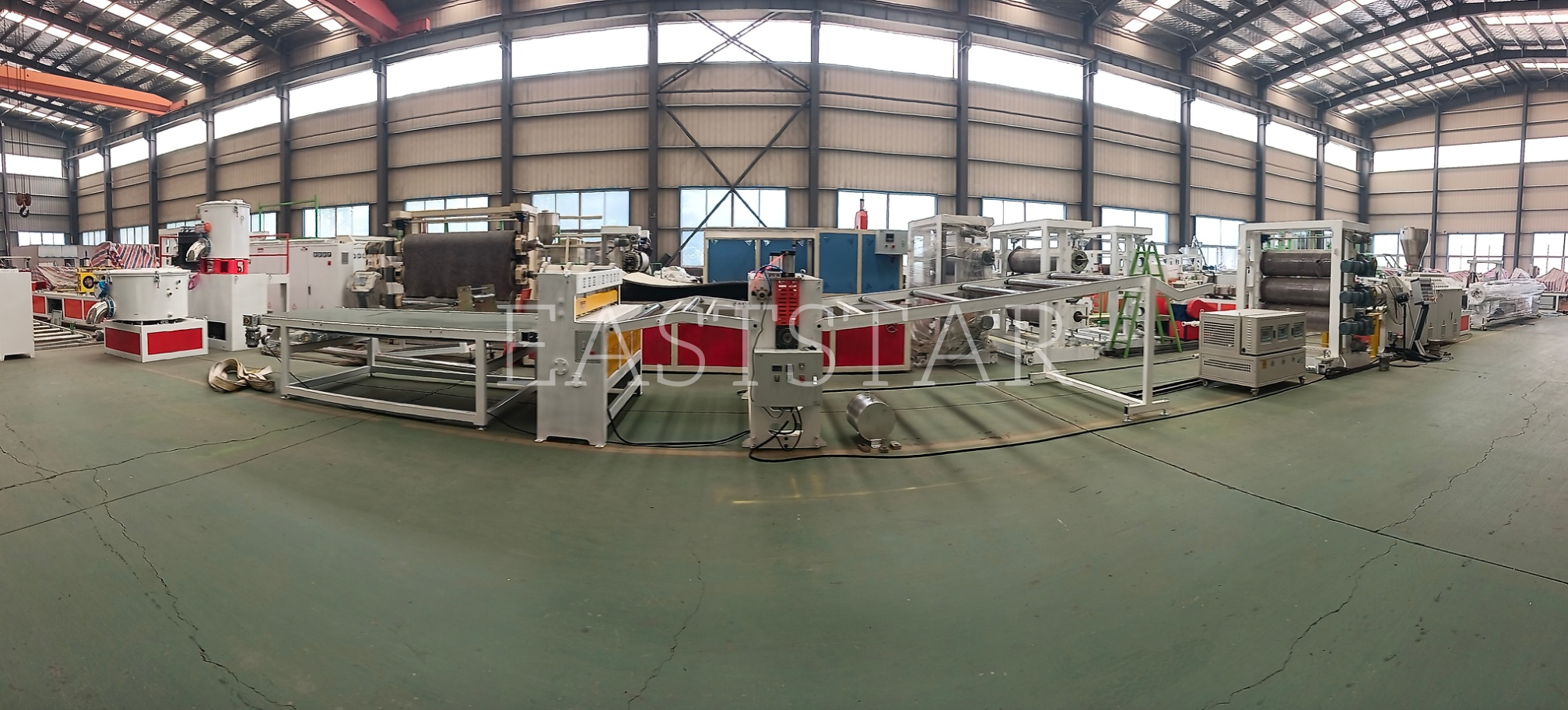 Produktionslinie für die Extrusion von PVC-Platten: Fortschrittliche Technologie für eine effiziente Fertigung