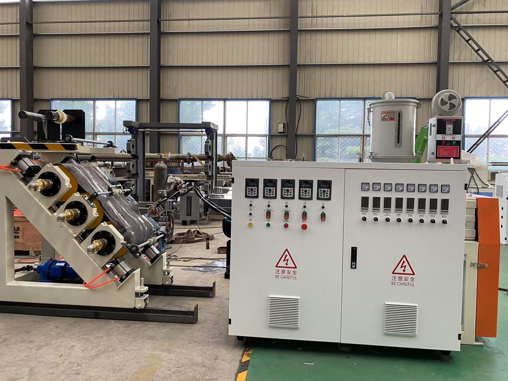 QINGDAO EASTSTAR liefert fortschrittliche TPE-Wasserstopp-Produktionslinie nach Indien